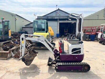 2017 Takeuchi TB210R 1ton Micro Excavator Digger 2017 Takeuchi TB210R 1ton Micro Excavator Digger