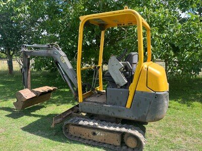 volvo ec15 mini digger