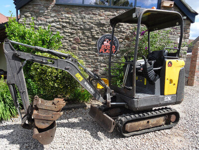 VOLVO EC15C, 1.5T, MINI DIGGER, EXCAVATOR, 2015, 3 buckets,