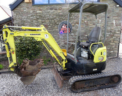 YANMAR VIO 15 MINI DIGGER, 1.5 tonne, EXCAVATOR, 4 buckets & hitch