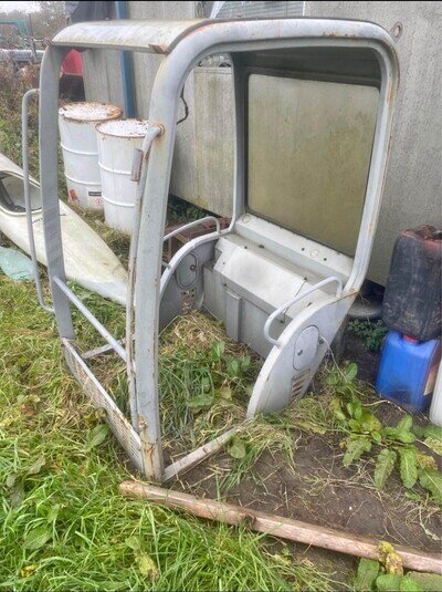 Hitachi zx18 mini digger cab Hitachi zx18 mini digger cab