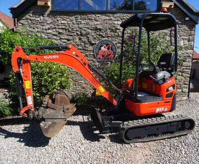 KUBOTA U17-3, MINI DIGGER, EXCAVATOR, 4 buckets & hitch zts, expanding tracks KUBOTA U17-3, MINI DIGGER, EXCAVATOR, 4 buckets & hitch zts, expanding tracks