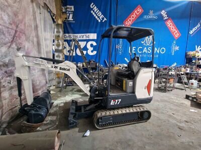 BOBCAT E17 year 2018 CAB 1.7t Mini Excavator / Digger +Q/H £10500 BOBCAT E17 year 2018 CAB 1.7t Mini Excavator / Digger +Q/H £10500