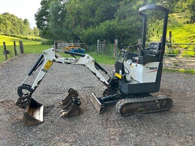 Bobcat e10z micro digger 1 ton / 2022 / expanding tracks Bobcat e10z micro digger 1 ton / 2022 / expanding tracks