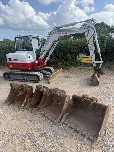 Takeuchi TB260 Excavator, 1182 HOURS! 6 Buckets, 5 Ton, Kubota, JCB Digger Takeuchi TB260 Excavator, 1182 HOURS! 6 Buckets, 5 Ton, Kubota, JCB Digger