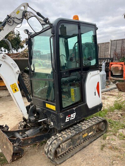 Bobcat E19 1.85 Ton Mini Digger Expanding tracks 2021 Complete with trailer