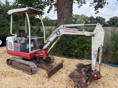 2009 Takeuchi tb016 digger excavator c/w 3 buckets expanding tracks