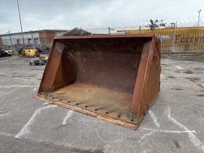 Case 821 High Tip Bucket - Used - Price £5000.00 + VAT @ 20% B851