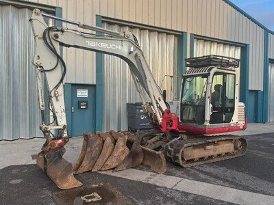 Takeuchi TB175 Digger Excavator with quickhitch and 5 buckets