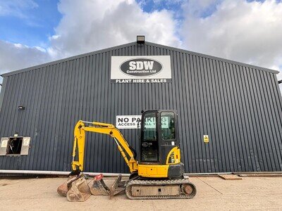 2.5 / 3 ton mini digger excavator, Komatsu PC26MR-3, QH & 3 x BKTS ** 2014yr