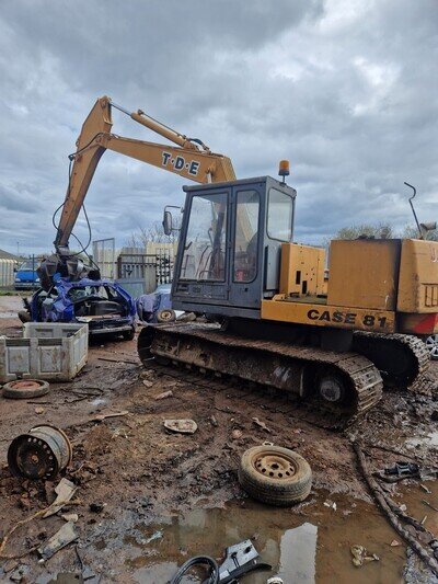 Case Excavator 81