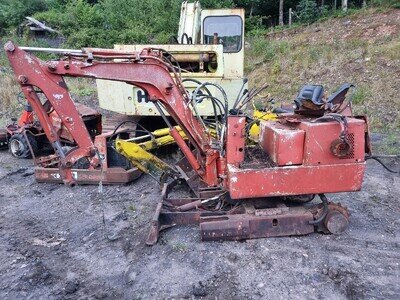 Nissan N120 mini Digger Excavator Dismantling For Parts! Air Filter Housing