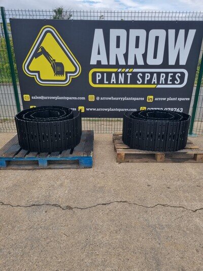 HITACHI ZX65 TRACK GROUPS C/W 400mm TRIPLE GROUSER TRACK PADS