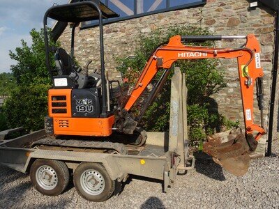 HITACHI 19U MINI DIGGER, 1.9t, EXCAVATOR, 3 buckets & hitch