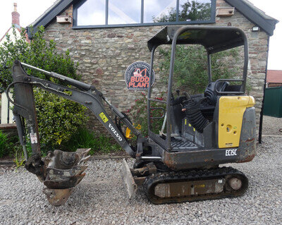 VOLVO EC15C, 1.5T, MINI DIGGER, EXCAVATOR, 3 buckets & hitch