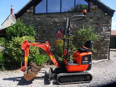 KUBOTA K008-5, 1 TONNE, MICRO DIGGER, MINI DIGGER, EXCAVATOR, 3 buckets