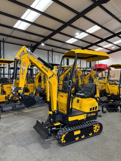 Brand New Buffalo B-PRO 1000 Mini Digger - Micro Excavator - 1 Tonne